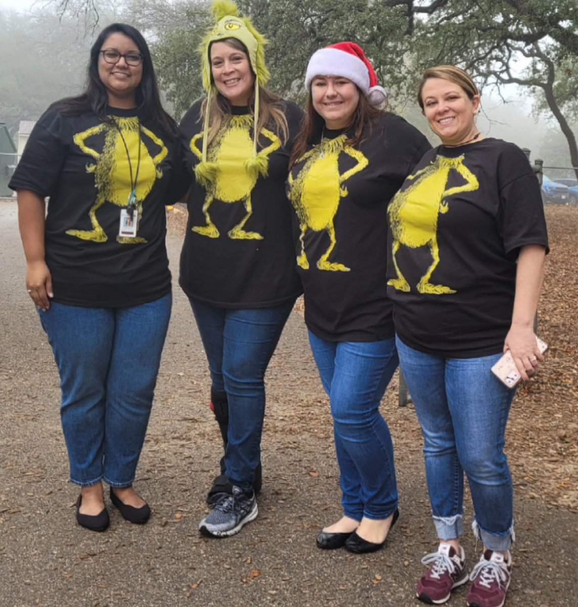 MrsVrazel's tweet photo. Elf vs Grinch Day! Our amazing 3rd Graders are helping our ❤️s grow! #3rdGrade #GrinchVsElf #FoggyRecess @CarawayElem @MrsMcClure3rd https://t.co/e9ZoAIrLl5