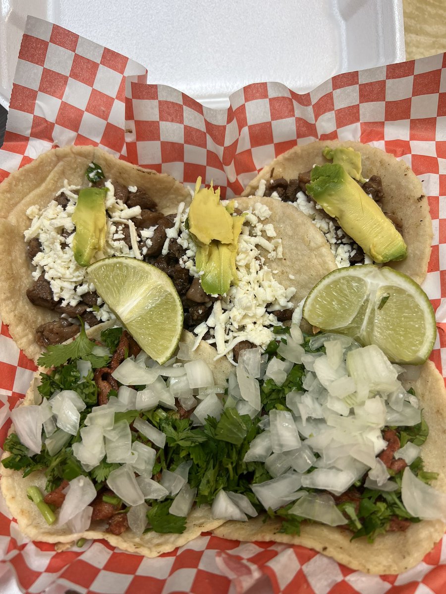 evelyn_llanas's tweet photo. Hey guys I would greatly appreciate it if y’all like and retweet this post for me 🫶🏼. We offer daily specials, including our quesabirrias on Wednesdays, frijoles charros, real MX cokes and aguas frescas at Taqueria Tres Maria’s 10414 Telephone Road 77075 Houston TX https://t.co/EsyGqdoPOq