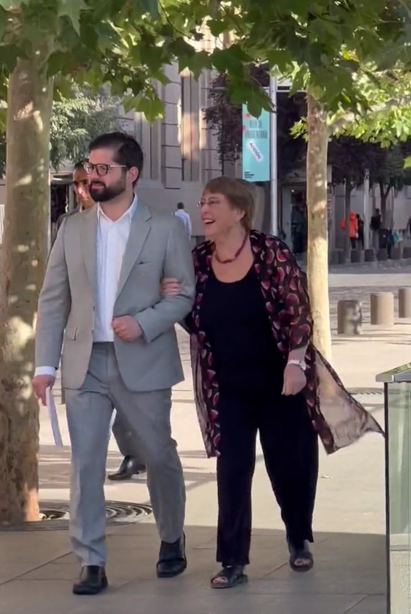 costanza_drago's tweet photo. Mi presidenta @mbachelet y @gabrielboric ❤️ https://t.co/D6AxcAw7nr