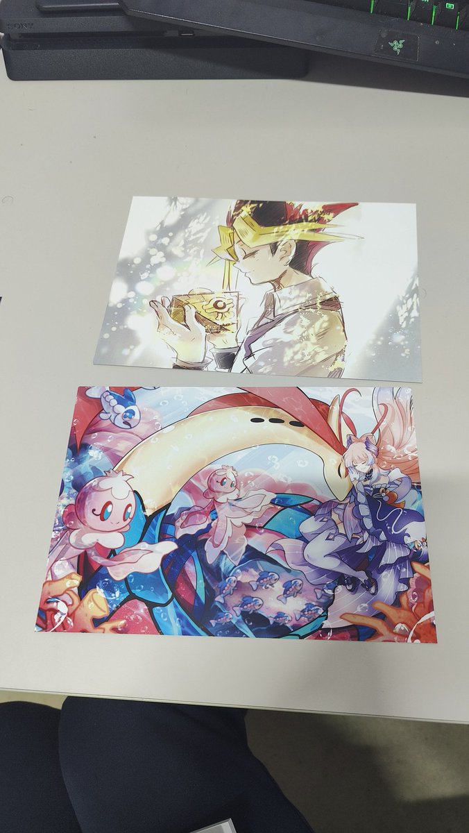 Ecuaneel's tweet photo. Me hubiese gustado comprar más en el evento de Barcelona pero no había sitio en la maleta :(.

Descubrí una artista INCREIBLE de la cual me enamoro su arte, tanto original como fanart.

Si, @sextant0yulij eres tú y nadie más ♥️

Necesito maaaa 😭 https://t.co/vdjeRWh3O9