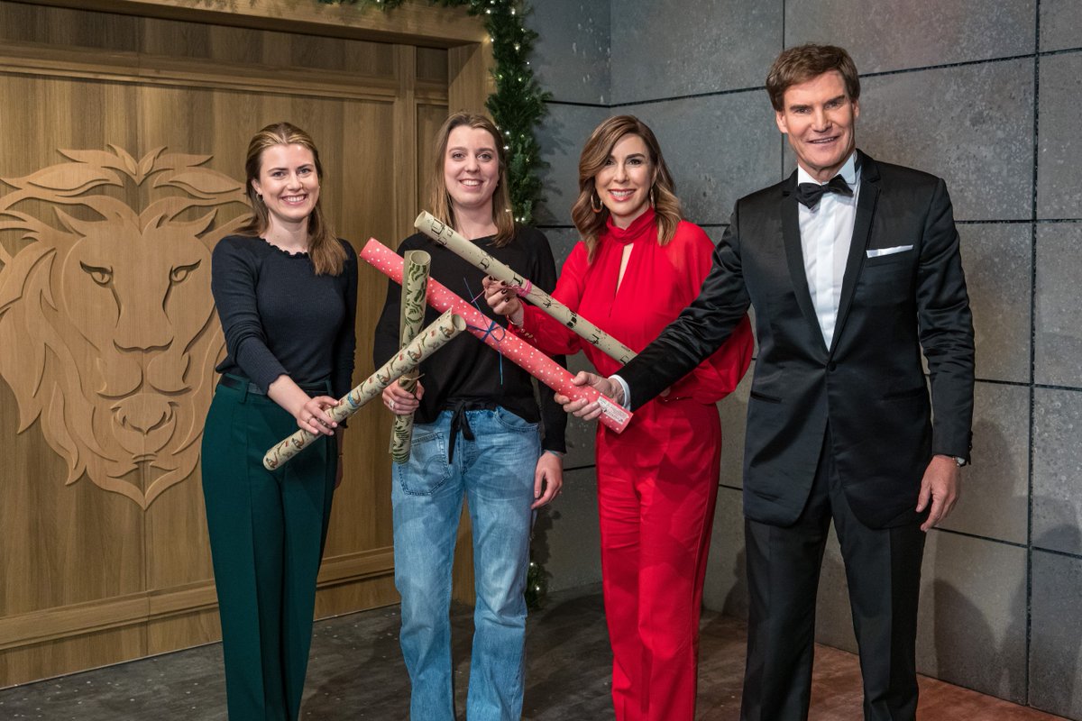 maschmeyer's tweet photo. Deal mit PÁPYDO! 

Es musste einen Weg geben, das Geschenkeauspacken mit Umweltfreundlichkeit zu vereinen. 

Eine Lösung gibt es jetzt - mit PÁPYDO!

@JudithWilliams @VOXde @voxdhdl #dhdl https://t.co/y0LsjXmyHJ
