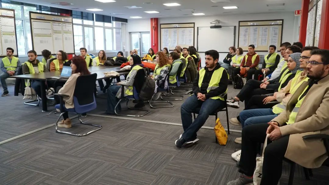 aybubiltek's tweet photo. Dünyanın en büyük otomotiv organizasyonu ve en çok tercih edilen endüstri şirketi olan MAN’ın kurum kültürünü incelemek amacıyla @mantruckbusturk ’e teknik gezi gerçekleştirdik, MAN ailesine teşekkür ederiz.

#BİLTEK #ybü #aybü #MANTürkiye https://t.co/JWv8BVXWFQ
