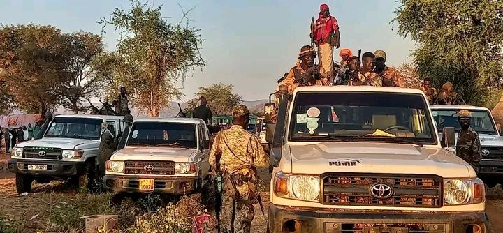 ቤንሻንጉል 
 የቤህኒን ጦር መሪ የነበረው አብዱልዋሃብ ከማረሚያ ቤት ወጥቶ ጠፍቶ አሁን ደግሞ እርቅ ብለው ካስገቡት  የቤህኒንን የጦር መሪ አስለቅቀሃል በሚል የውሸት  ዳቦ ስም ያሰሯቸው ፖሊሶች እጣፋንታ ምን ሊሆን ነው?