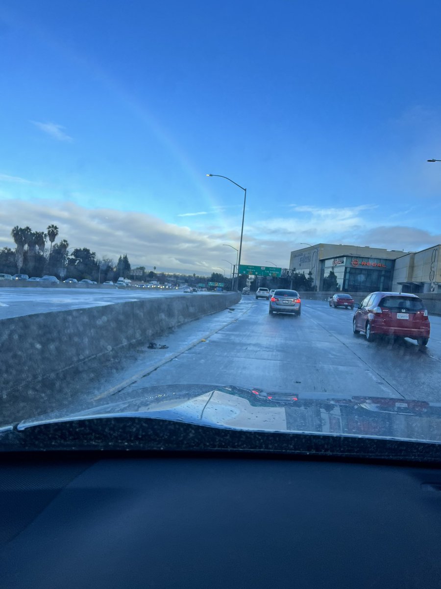 AlanMcN's tweet photo. Rare rainbow sighting over the San Fernando Valley this morning. @NWSLosAngeles https://t.co/CzXQOtVwVB