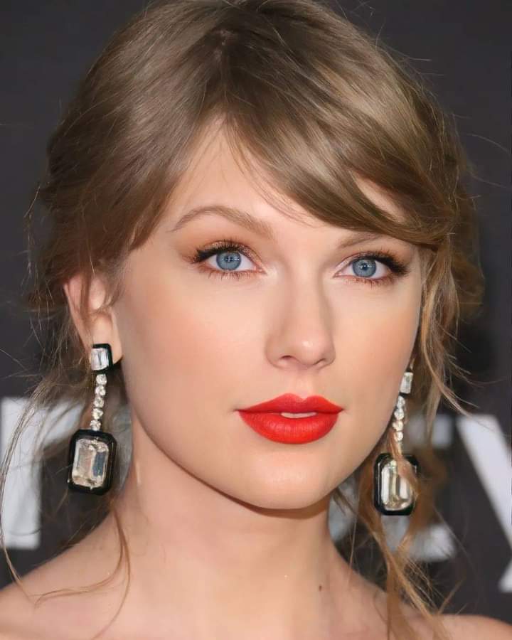 KayeZero2's tweet photo. @taylornation13 happy birthday myloveeeee 🤍😘🎉 https://t.co/5cAIVKRZqY