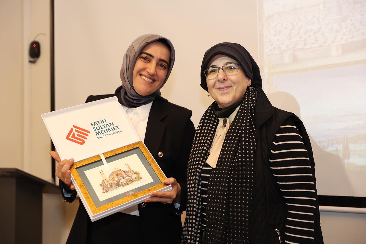 Kıymetli hocalarımıza ve katılımcılarımıza teşekkür ederiz..

<a href="/fsmvu/">Fatih Sultan Mehmet Vakıf Üniversitesi</a> <a href="/ismnakkashane/">FSMVÜ İSM NAKKAŞHANE</a> <a href="/betulbil/">betül bilgin</a> <a href="/aysetaskent/">Ayşe Taşkent</a>