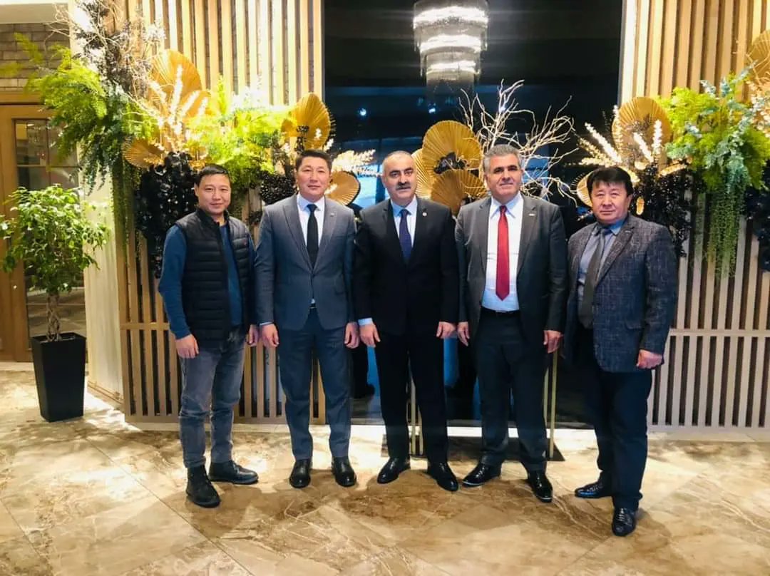 Genel başkanımız sayın Fetullah kardaş'ın Orta Asya ticaret gezisinde yapmış olduğu ziyaretlerinde
 Orta Asya temsilcimiz  Kadir Kerimbaev Cumhurbaşkanı Yrd. Devlet bakanları, valiler, kaymakamlar ve Bld. başkanlarına Vişad'a gösterdikleri ilgiden dolayı teşekkür ediyoruz.