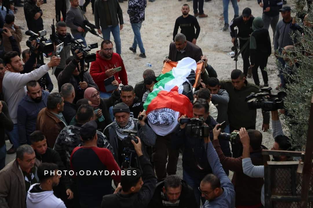 Timesofgaza's tweet photo. From the funeral of the 16-year-old Palestinian girl, Jana Zakarneh, who was shot dead by the lsraeli occupation forces yesterday in Jenin while she was looking for her cat at the roof. https://t.co/m0E56ezfEg