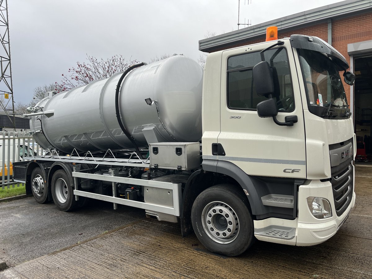 bucksofken's tweet photo. 3rd remount for Davro Site Services (Davlav). Our still good quality 2014 year 3,100 gallon vacuum cesspool tanker with water wash, removed from an old Scania as seen here, stripped, refurbed and then re- mounted on to a new DAF CF 6x2, including a full repaint job. https://t.co/IrwqwfDR3k