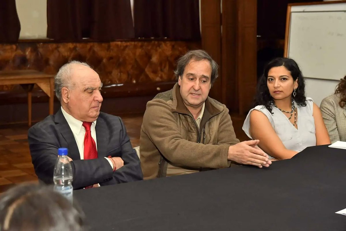 camaraosorno's tweet photo. 👏📣 Hoy nuestro gremio realizó la segunda reunión del “Comité de Seguridad para el sector comercial, industrial, de servicios y turismo de Osorno”.

En la instancia participaron representantes del sector público y privado de la provincia.

#Osorno #camaradecomercioosorno #pymes https://t.co/WuOElmdw2A