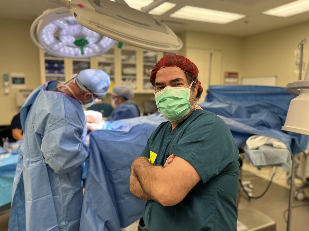 UmbraAppliedTec's tweet photo. CEO Mark Estrada providing consult in the OR during initial Javelin surgeries. https://t.co/dc3lOHLdZW
