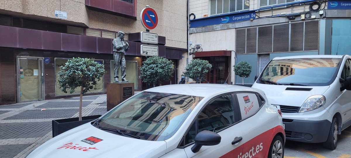 jjizquierdo2012's tweet image. Hubo una Moción de @GinesRuizMacia muy aplaudida por todos en Pleno @AytoMurcia hace unos meses.

Hoy nuestro ilustre paisano sigue enclaustrado por coches.

@PopularesMurcia @GrupoPSOEMurcia @Cs_Murcia @murcia_podemos @VoxMurciaCiudad