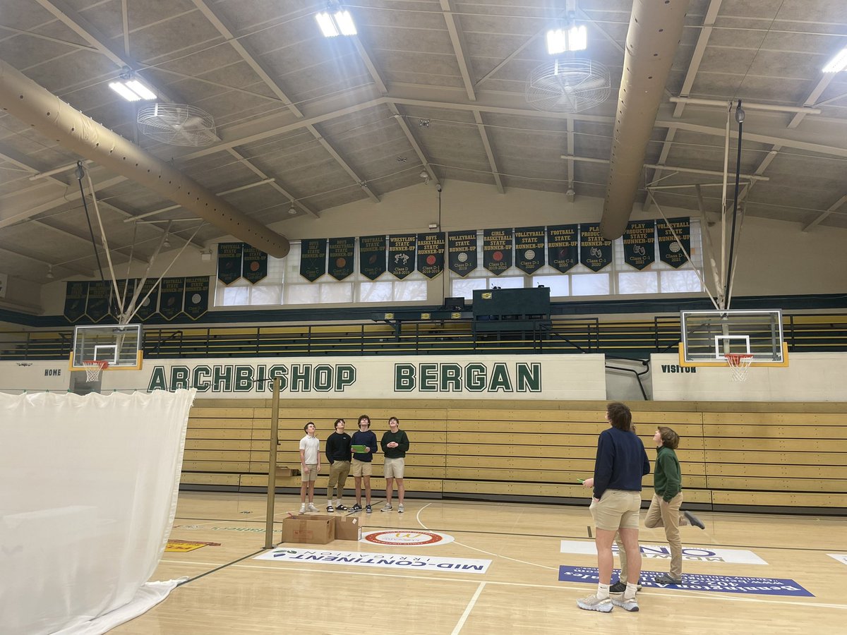 berganknights's tweet photo. Fun day today getting to practice with drones! Learning how to maneuver these small drones so our students are equipped to operate our advanced drones for footage, commercial shoots, etc! #handson #strivschools #twentyfirstcenturylearning #digitalmediaedu @bergancatholic https://t.co/oigSyO9UkR
