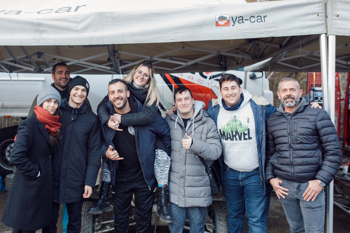 AlexPalou's tweet photo. Super fin de semana en Arteixo! 🔥

Muchas gracias a todas las personas que os habéis acercado a saludar durante todo el fin de semana. Ya tenemos claro que esto de la tierra no es lo mío, pero seguimos luchando… 😂

Nos vemos el año que viene! 😎

#OffSeason https://t.co/XBnYzZbI9F