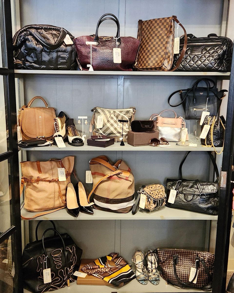 fantasiaconsign's tweet image. Looking for a designer gift this holiday season???

#shopconsignment #thrifty #designergift #oldsaybrook #fantasiaconsignments