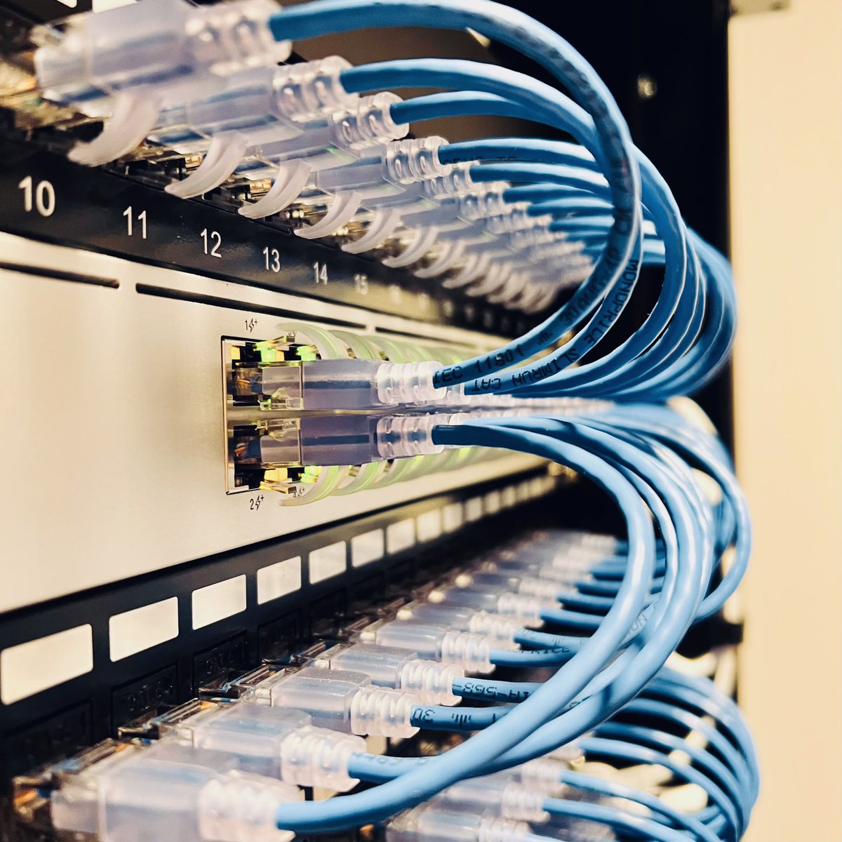 cyberqapro's tweet photo. Love this look… UniFi Switch Pro 24 PoE…
.
.
.
#internet #ethernet #networking #wifi #networkcabling #cablemanagement #ubiquiti #unifi #UDMpro #trendnet #primecables #lowvoltage #accesspoint #cyberqa #toronto #gta #contactpro #proservice #unifipro #wifipro #bell #rogers https://t.co/2OaCwprmjt