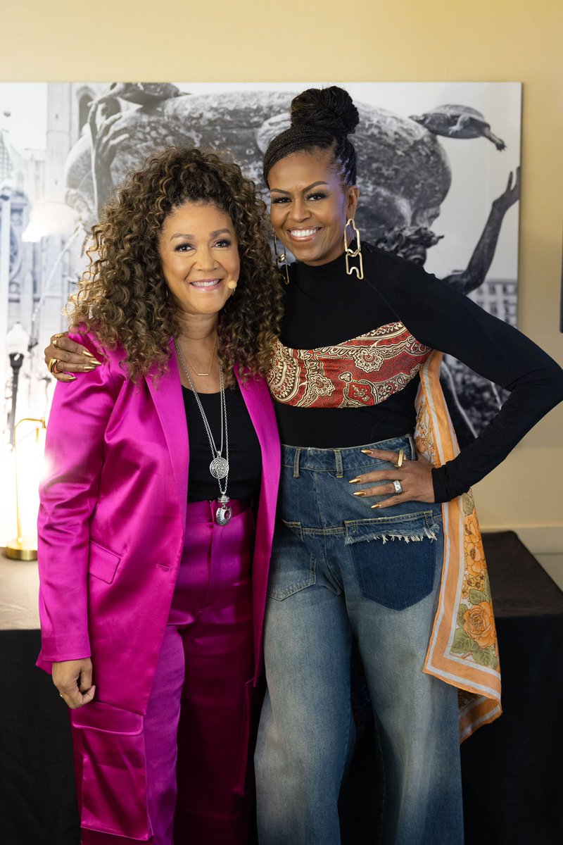 MichelleObama's tweet photo. Thank you to all the folks who joined me in San Francisco for #TheLightWeCarry tour! And to @Michele_Norris, I’m so grateful for your years of friendship and support. I can’t believe we’re almost done with my book tour—one more show to go! https://t.co/O11uKozDAy