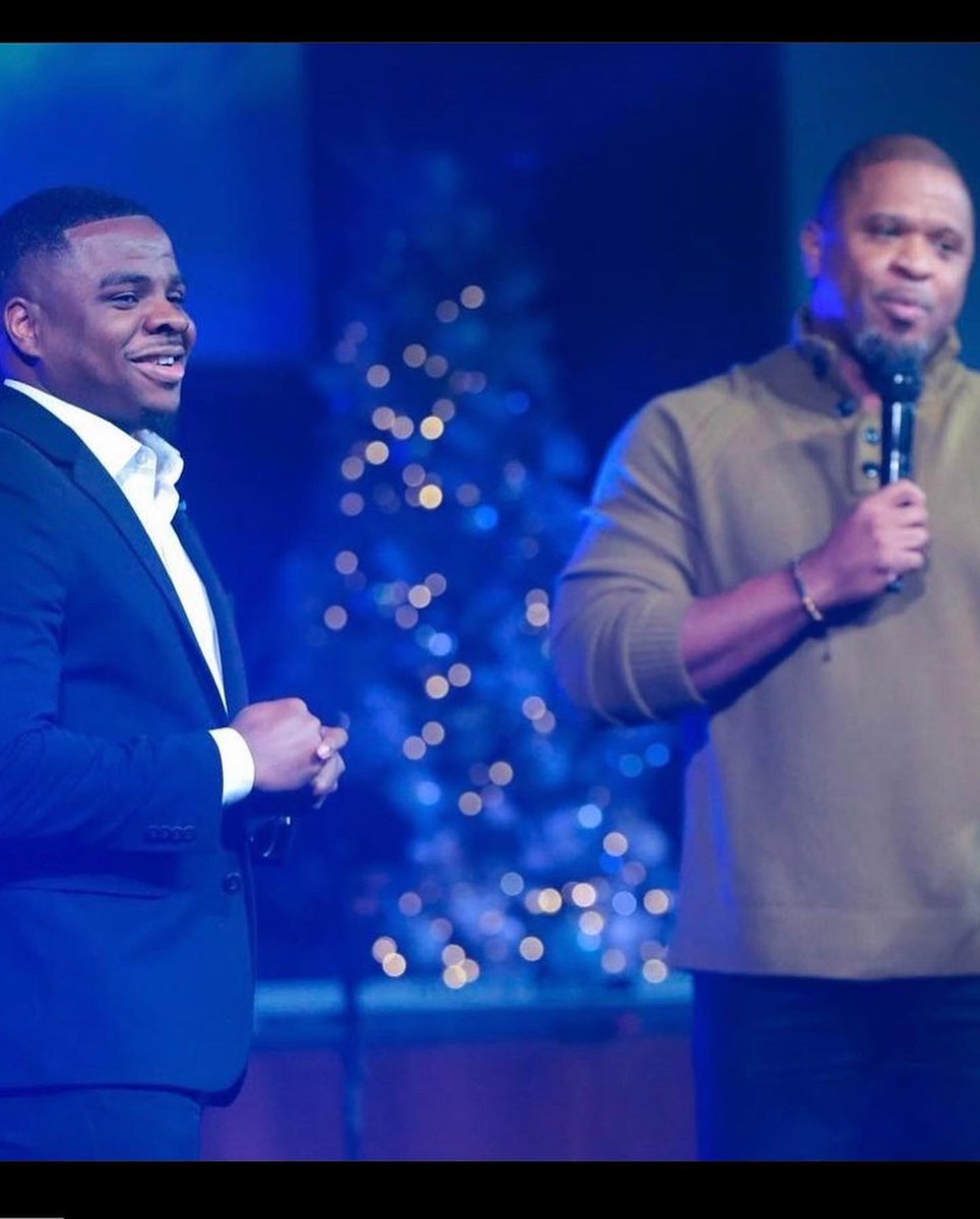 JamellForLE's tweet image. “Hope Sunday” was nothing short of spectacular. What a joy to receive the “Dedication to Excellence” award at my church home The Potter&apos;s House of North Dallas

Remember once you choose hope, anything’s possible. May your choices continue to reflect your hopes, and not your fears