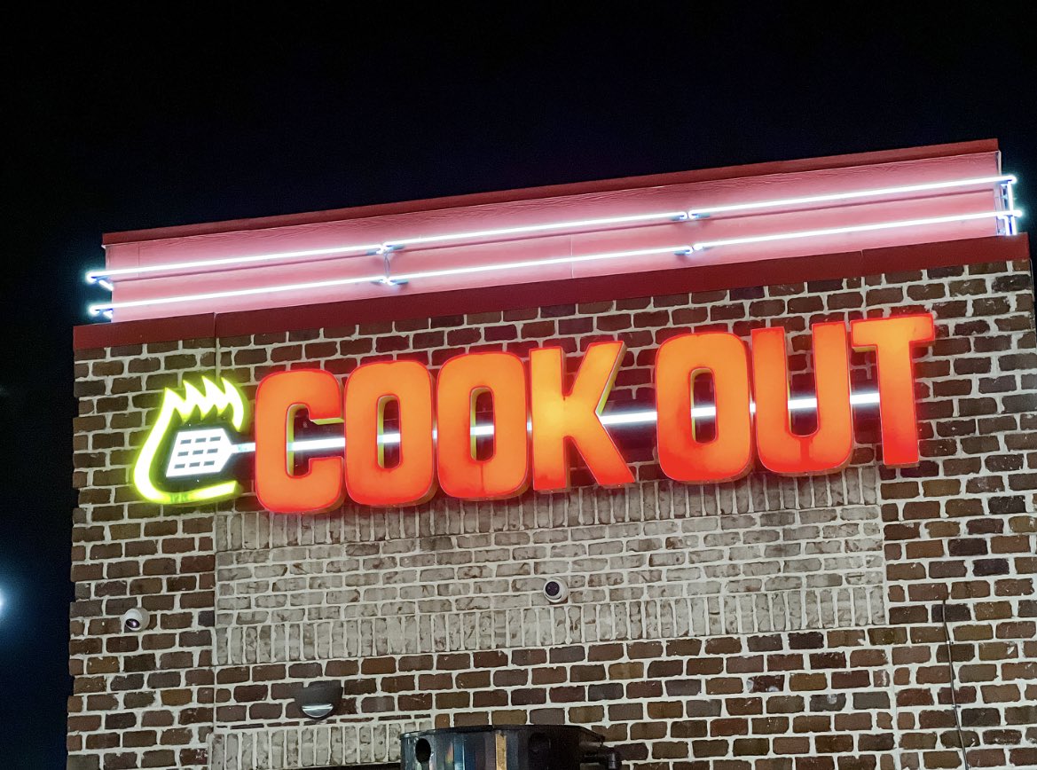 CookOut's tweet photo. Here’s your sign to visit us for lunch 🤝 https://t.co/OVYJVAz6Kh