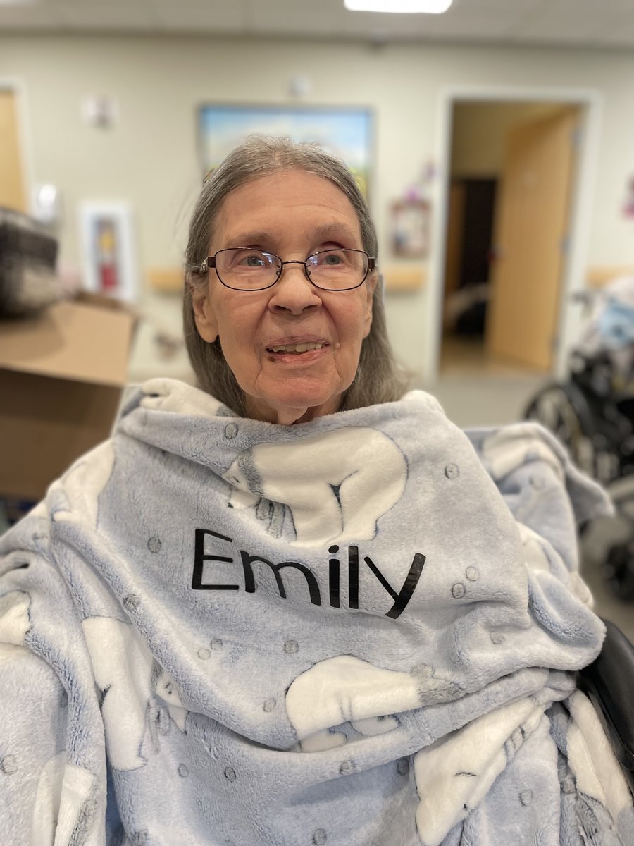 ClearvistaLake's tweet photo. Santa came early to the legacy lane.  All our residents were gifted a personalized beautiful blanket
#presentsunderthetree #happyholidays #trilogyliving https://t.co/CxAfa9Y1Rc
