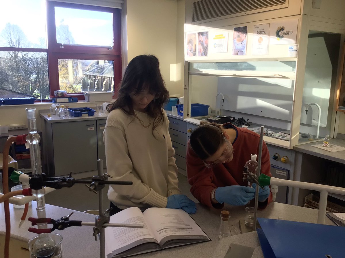 AmpCollScience's tweet photo. Our Lower Sixth form Chemists enjoying practical work today……organic synthesis reactions @RoySocChem @AmpleforthColl Effective A level Science always involves practical work. https://t.co/KXpMmFmawO