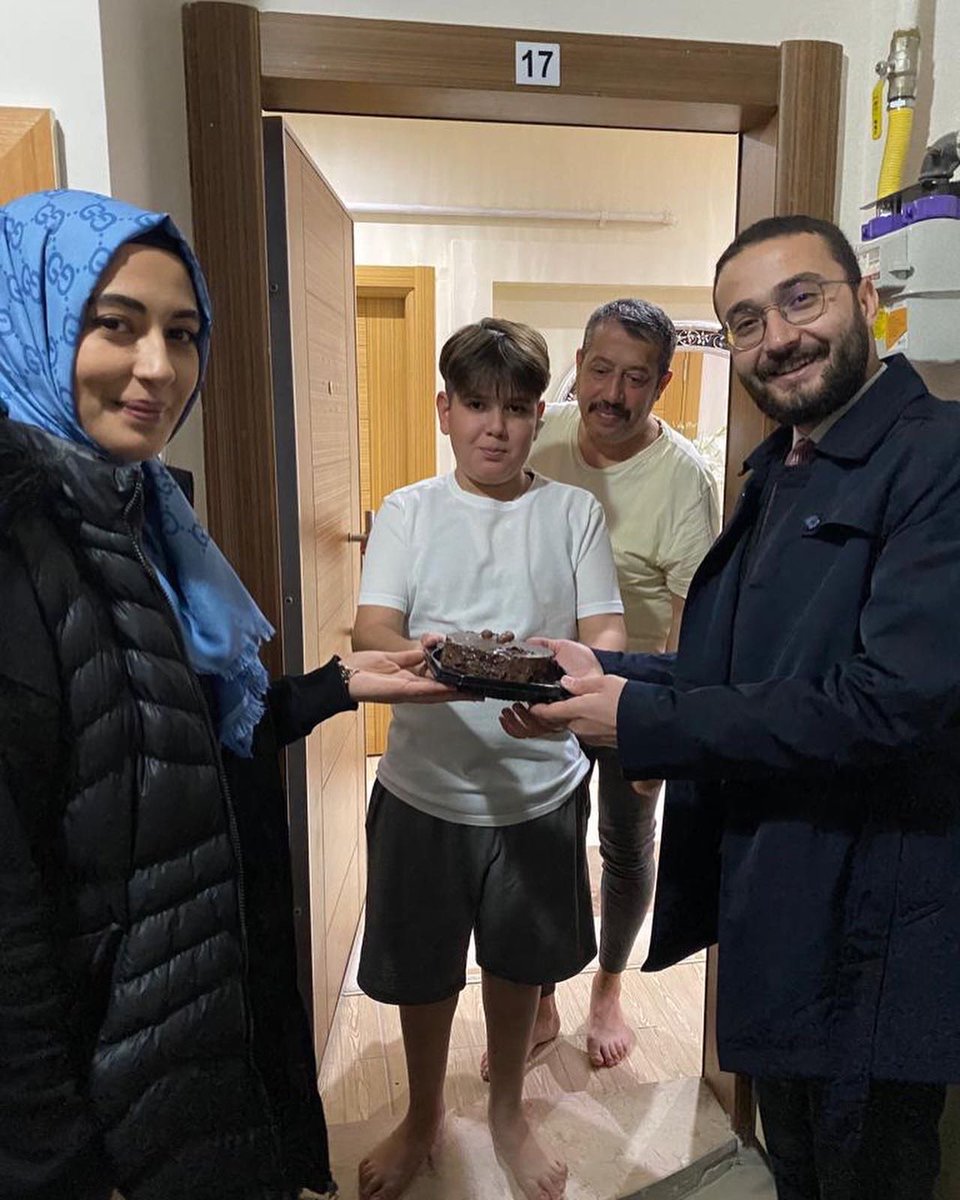 YeniSecmenNigde's tweet photo. 📍Henüz 18 yaşına yeni giren Tamer Yaşar ve Rena Feyza kardeşlerimizin doğumgünlerini Gençlik kolları birim başkanlarımızla beraber kutladık🥳

Kardeşlerimize sağlıklı,mutlu nice yıllar diliyoruz. https://t.co/89MH8iEdu0