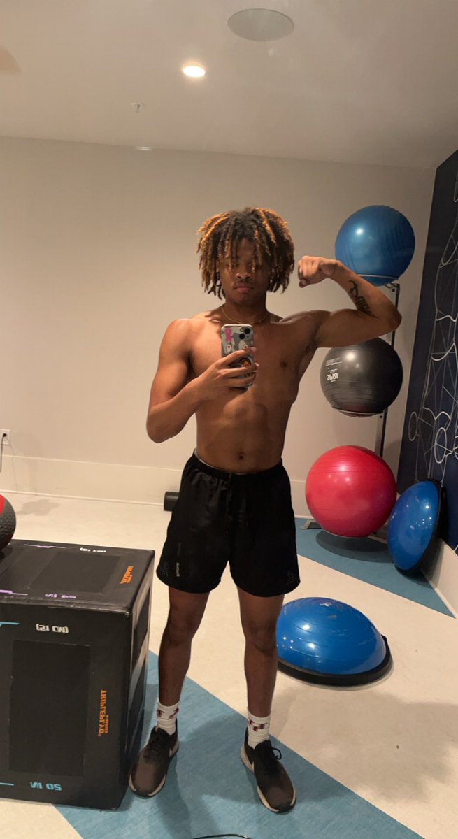 Devinwash_'s tweet photo. 💪🏽💪🏽Get better this week!! https://t.co/sodCBoBRFZ