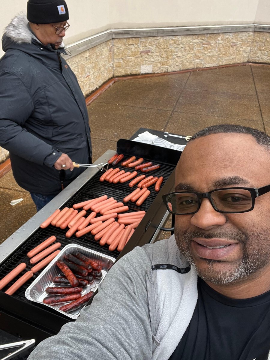 FearIntelExpert's tweet image. My guy Gary and the team and me grilled about 200 hotdogs for Embassy Center MKE’s  (community) Jolly Jamboree Saturday. It feels great to serve!