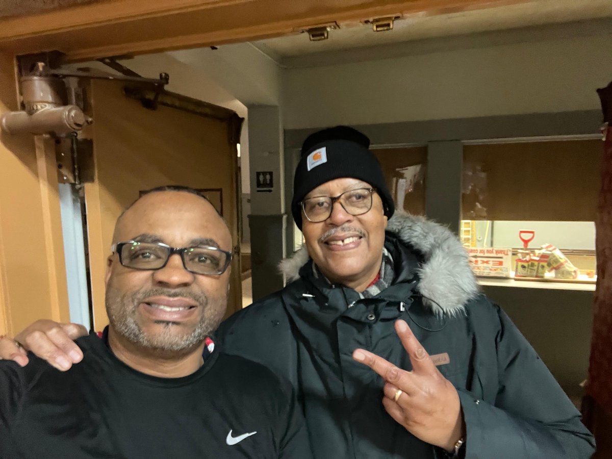 FearIntelExpert's tweet image. My guy Gary and the team and me grilled about 200 hotdogs for Embassy Center MKE’s  (community) Jolly Jamboree Saturday. It feels great to serve!