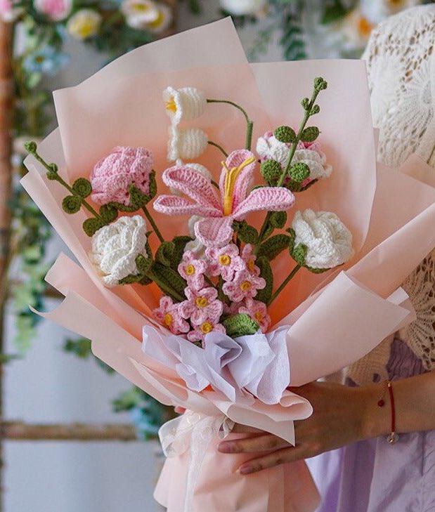300moods's tweet photo. bouquet of crochet flowers 🌷🌸💐 https://t.co/din69upws1