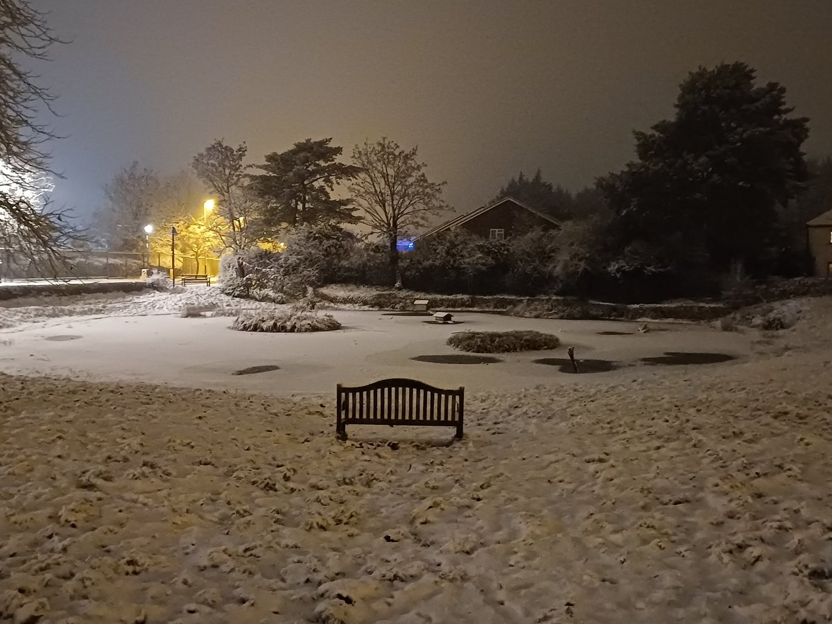 garywatson8763's tweet image. Snow in Old Coulsdon #oldcoulsdon #snow #winter #croydon