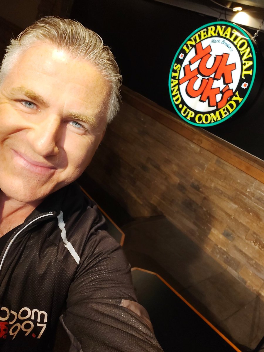 EARLY CHRISTMAS GIFT! Want to go to Yuk Yuk's inside Biagio's Italian Kitchen this WEDNESDAY night (Dec 14th) at 8:00pm? I have a bunch of #FREE tickets for you and friends! Just LIKE this tweet!! #Ottawa #comedy #local  <a href="/YukYuksOttawa/">Yuk Yuk's Comedy Club Ottawa</a> <a href="/BiagiosOttawa/">Biagio's Kitchen + Catering</a>