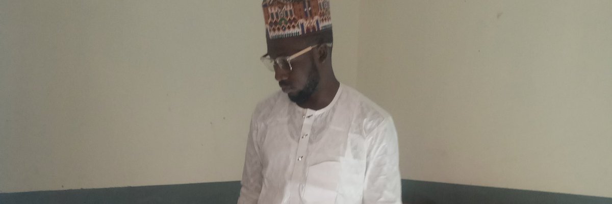 BashiruTsalha's tweet photo. @fatimahalinuhu @nana_hafsatdris Hello fateemar this your sister I'm love her did you give me https://t.co/HX0Ioesigo