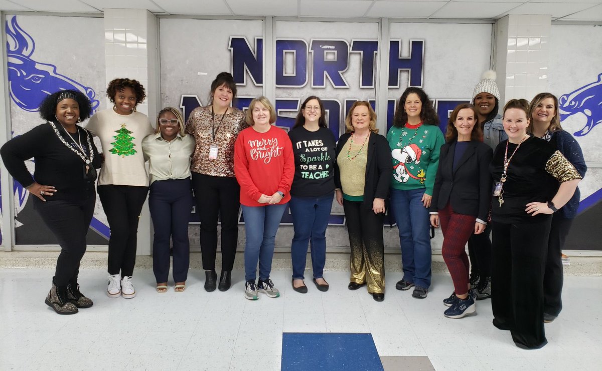 NorthMesquiteHS's tweet photo. Merry and Bright! #12daysofnorth #countdowntochristmas https://t.co/0EA95Sg8Ny