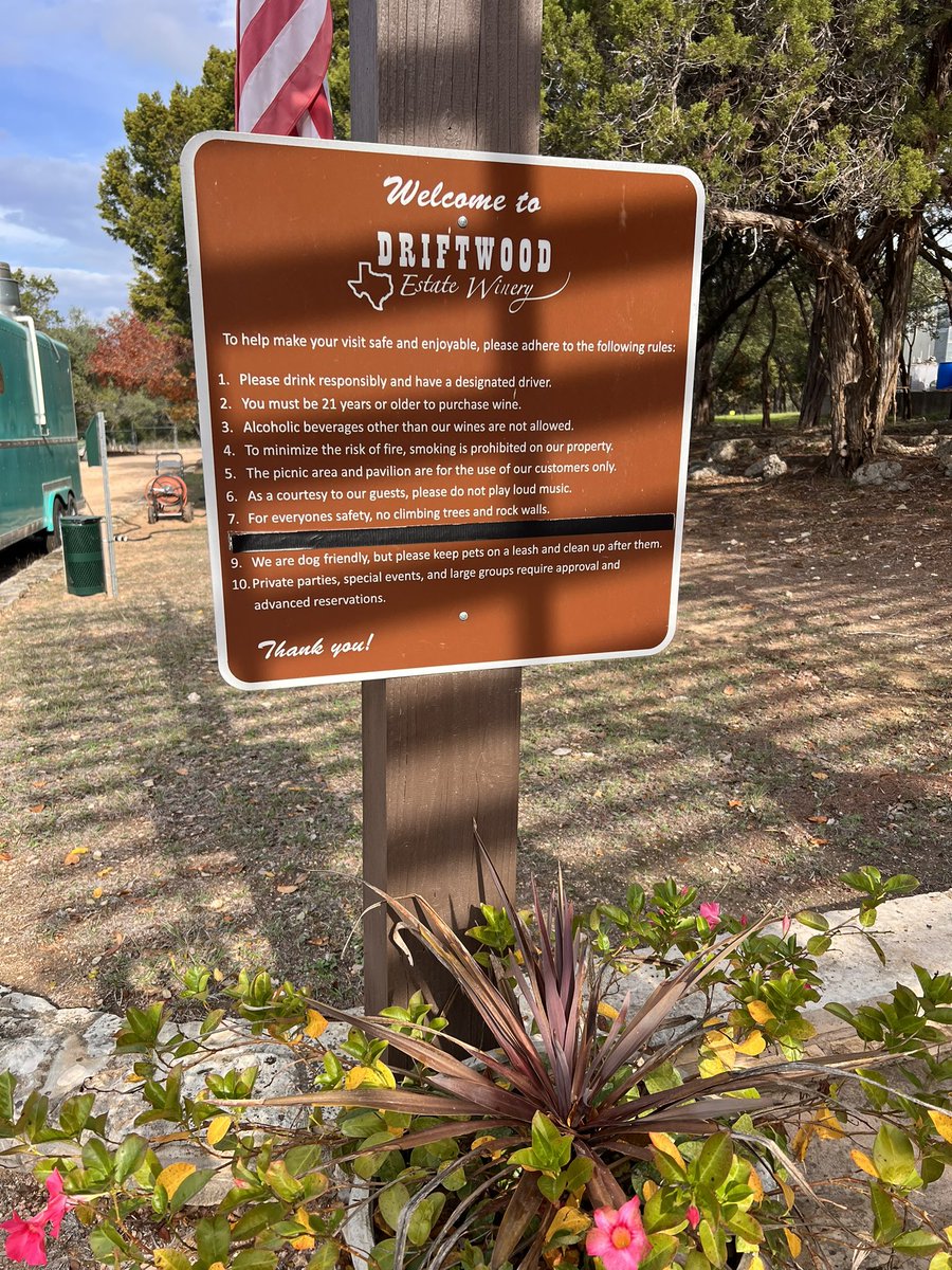 DarleneBreauxTX's tweet image. #Fall89 - Staying connected to the vine 💕💚💕💚. #imagesinthehillcountry #Images #sweetsmellofsuccess