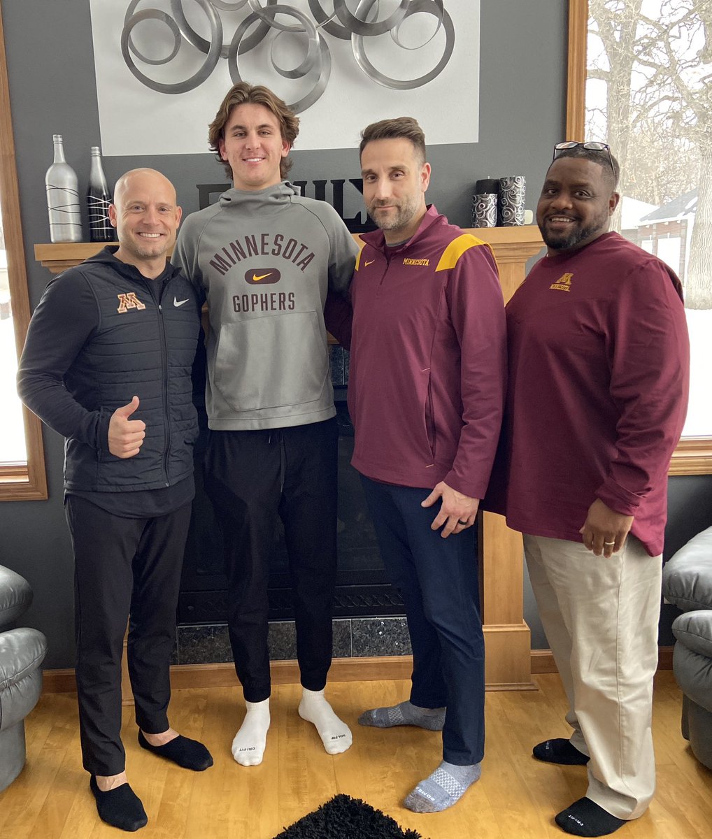 KarterMenz's tweet photo. Thanks for coming to visit!! @Coach_Fleck @CoachBrickHaley @JoeS_Rossi https://t.co/k7tMh1DuFv