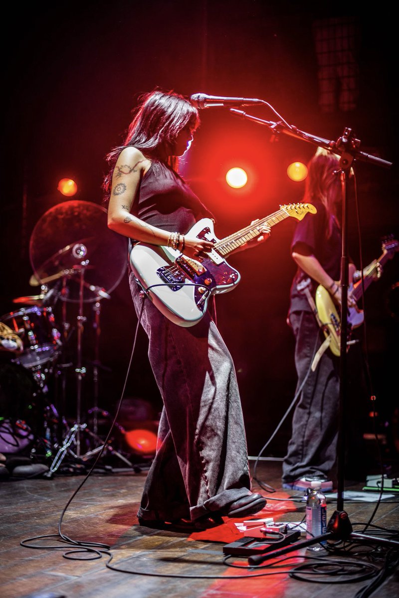 Love my female rockstars 🤩 <a href="/beabad00bee/">beabadoobee</a> 
📸: shot by me