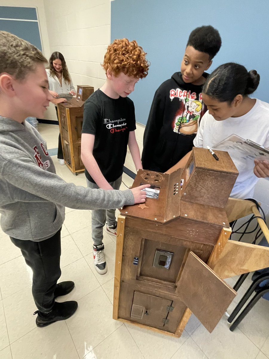 MrsCoute's tweet photo. Last week The Old Colony Historical Society provided our seventh graders with an unique opportunity to learn about Historical Taunton. @OCHM1853 @Taunton_Schools https://t.co/9IkE8n9zTj