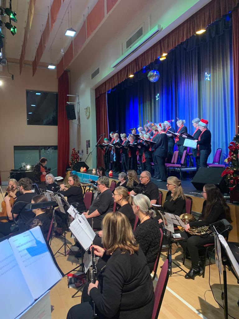 A wonderful concert this evening supporting the Addlestone Singers. And tomorrow night is our christmas carols concert at St. Peter’s Chertsey at 7pm.