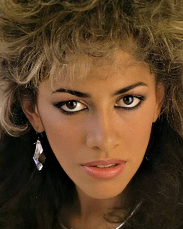 Sheila E. - December 12, 1957
HAPPY BIRTHDAY 