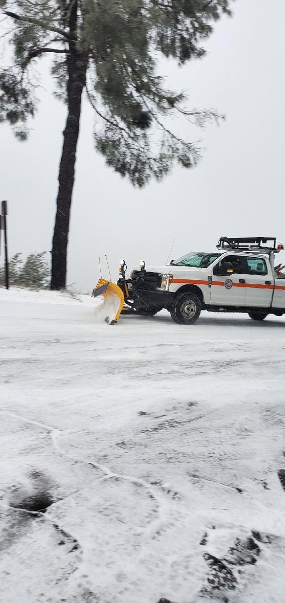 Our <a href="/sdcountydpw/">County of San Diego Department of Public Works</a> crews were busy this morning keeping the roads clear and plowing snow on Palomar Mountain.