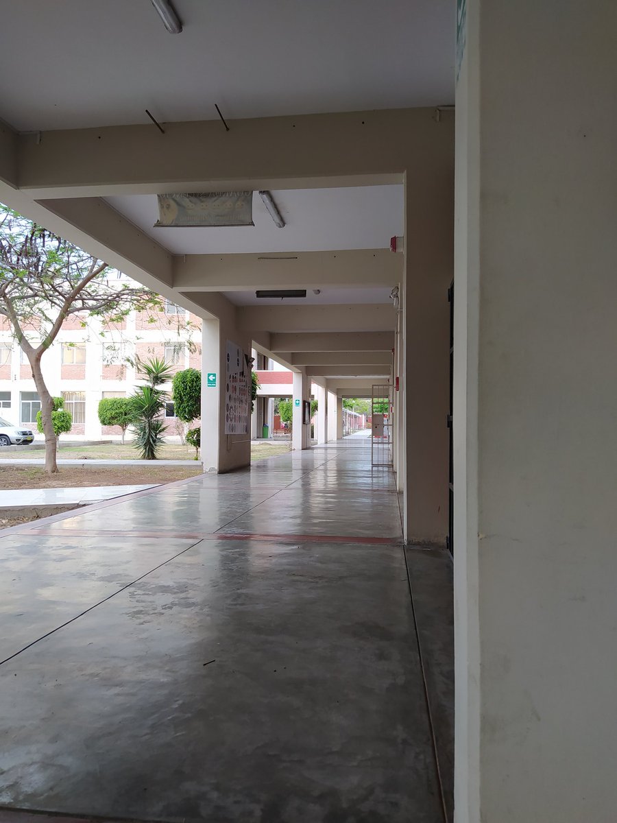daniel04re's tweet photo. Ya me tocaba llegar tarde a clases xd https://t.co/DSZyOwbq1w