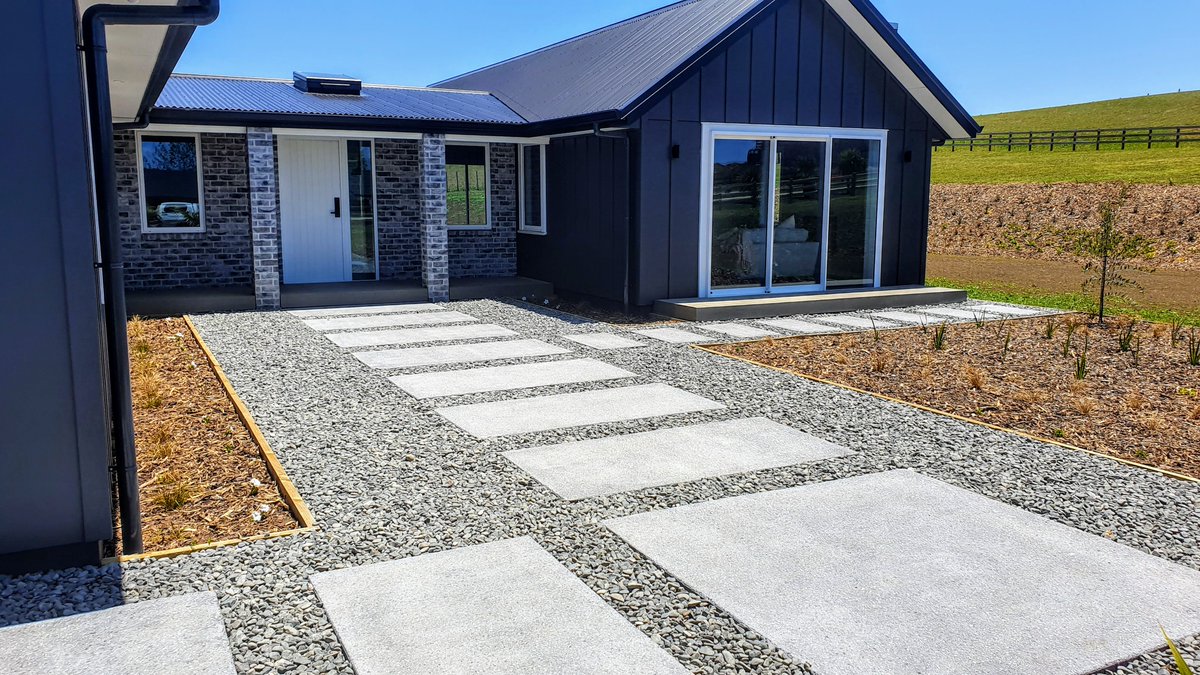 efoster_nz's tweet photo. Custom design and built concrete flagstones are a great addition to the entrance of a home.

#cosiue #northscape #landscapedesign #landscapebuild
@north_scape https://t.co/NV1tJpjd2Z