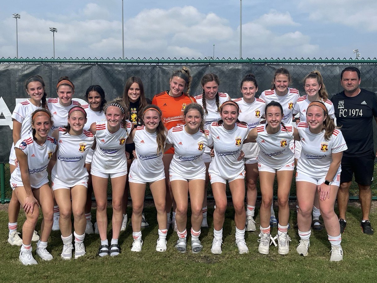 FC1974GLSA's tweet photo. 2006 Girls finish @NationalLeague PRO weekend with strong performance and 3-0 win. Need to get back and regroup for Mesa. #weare74 https://t.co/adGweuwKqg