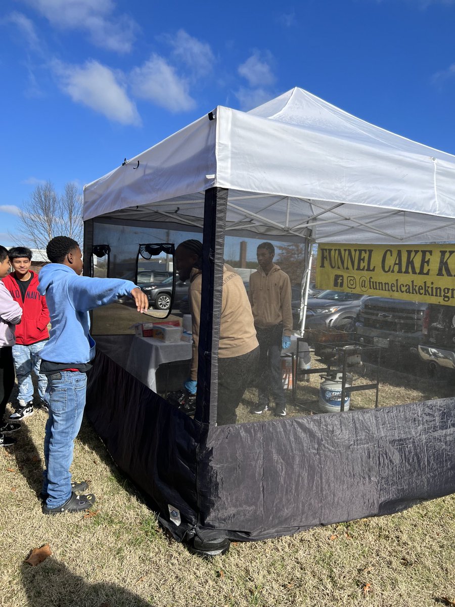 MNPS STEAM (@mnps_steam) on Twitter photo <a href="/AntiochMSBears/">Antioch Middle School</a> winners of the Faces of STEM challenge with Funnel Cake King! #delicious <a href="/AntiochMSBears/">Antioch Middle School</a> winners of the Faces of STEM challenge with Funnel Cake King! #delicious