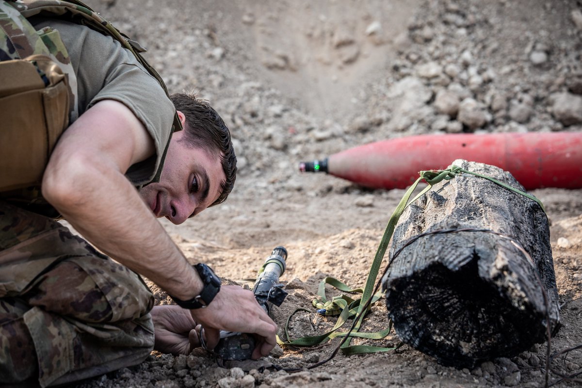 USArmyWHC's tweet photo. EOD technicians within 797th Ordnance Company, 71st Ordnance Group (EOD) participated in a two-day unmanned aircraft systems (UAS) threat defeat course at Fort Hood, Texas, December 8-9, 2022.
 
#Readiness #EOD #ArmyTeam #Soldiers @20thCBRNE @USArmy https://t.co/rOS1vehpnA