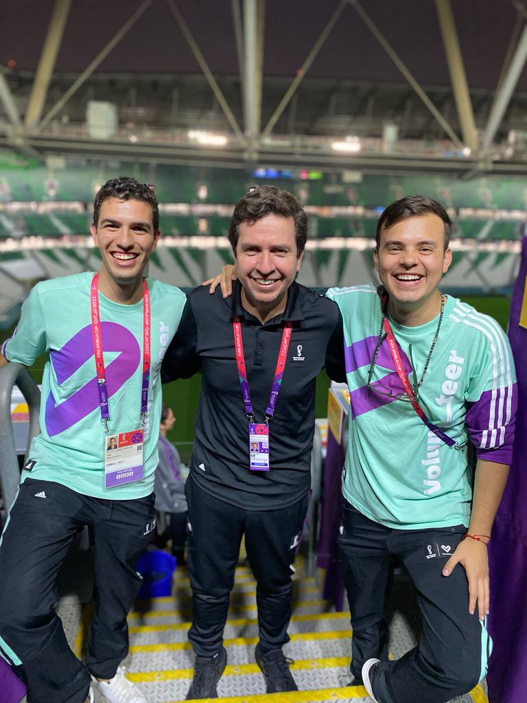 SCarreno10's tweet photo. Qatar 2022 quedará enmarcado como mi primer mundial. 

8 partidos, 6 de fase grupos, octavos de final y cuartos de final. Un reto enriquecedor servirle a la prensa de todo el mundo en el evento deportivo más relevante a nivel global.

Una Privilegio aprender de @jumejia https://t.co/lhLUj0aSnY