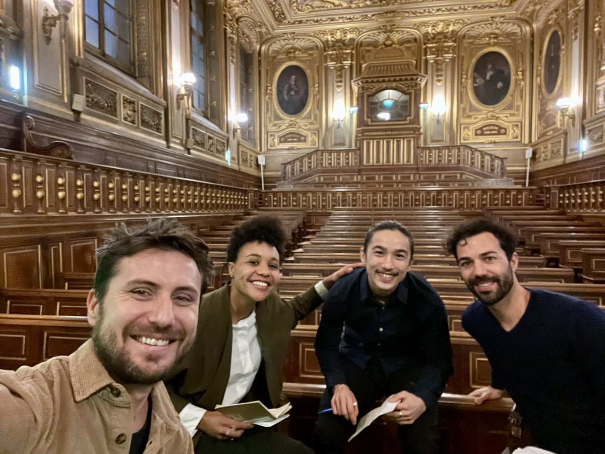 LoicSz's tweet photo. Merci au groupe REPères #EPS @Academie_Paris pour l’interview chaleureux sur le thème de l’égalité à l’école, dans ce magnifique amphi Liard @SorbonneFr. Bonne continuation dans vos réflexions ! @EtienneBarraux @FergusonAnais @LaboLVIS #RechercheFormationPratique https://t.co/pOHBxtcneX