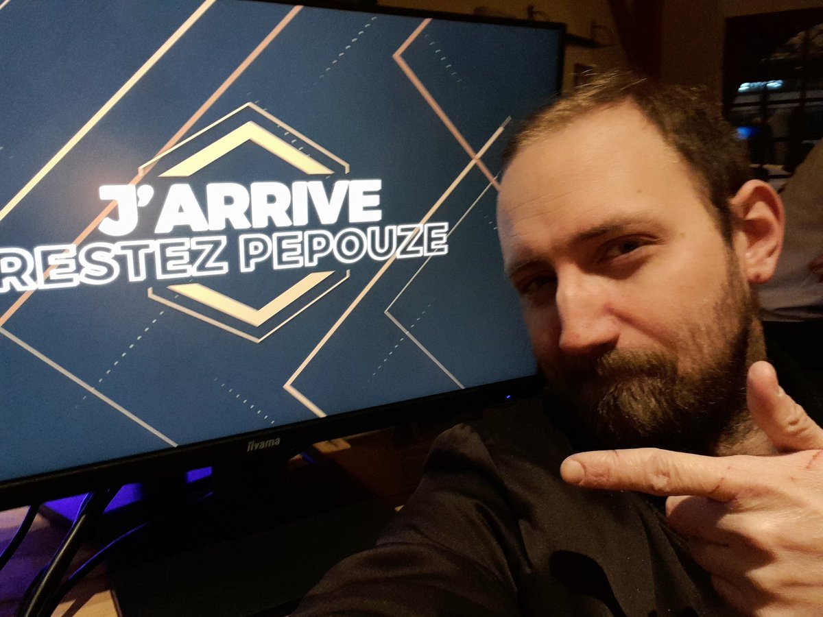 plume_phenix's tweet photo. Ils arrivent pepouze pour 20h !
Et tout ça à la maison ! Hâte de voir leur avis sur #tablequest @Lynkus_ @TedEtienne_ #ReactQuest https://t.co/Rce5LpKfw1