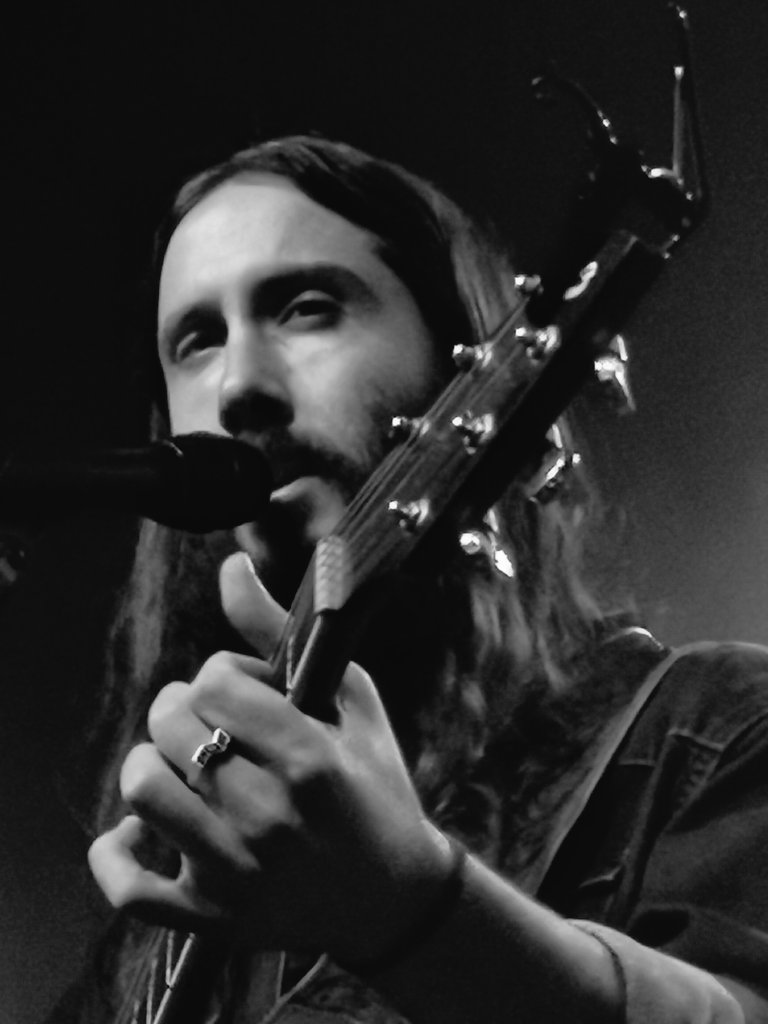 bine_80's tweet photo. I have to kill some time because my bus to Nashville got delayed by 2 hours so I'm sharing some photos from last night's show in #Louisville ❤️
#AviKaplan #KalebwithaK #DakotaHolden #tour #Floatingonadream https://t.co/SQH2cCLnkQ